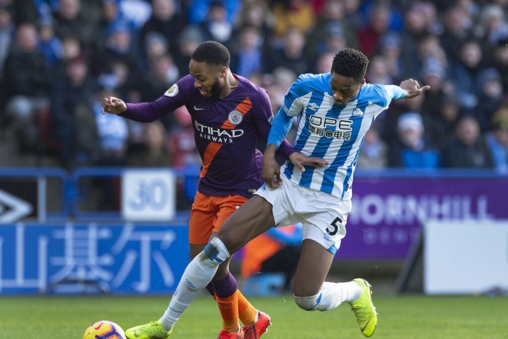 Manchester City F.C. • FA Cup • Huddersfield Town A.F.C.- एक चुनौतीभरा मुकाबला